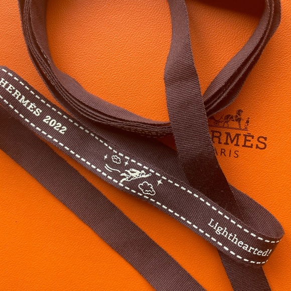 🆕HERMÈS 🆕Scarf BoxTie 65” Long - Picture 4 of 5